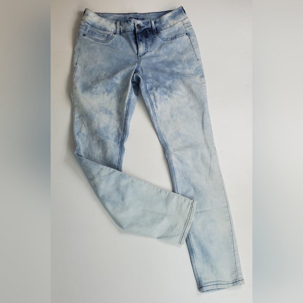 Maurices Women's Light Wash Jeggings Size Medium